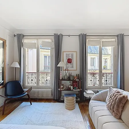 Charming Near The Eiffel Tower *